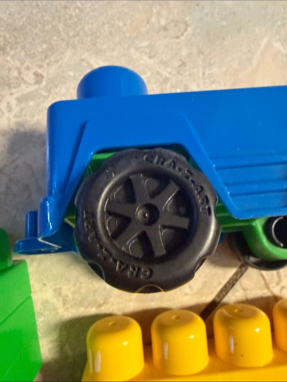 Classic Colorful Building Blocks Set with car - Picture 2 of 6